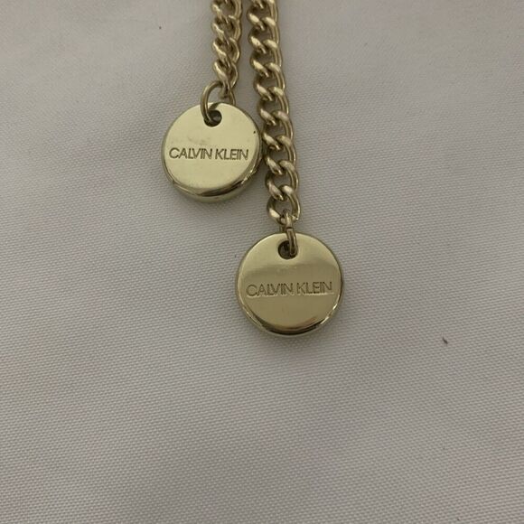 CALVIN KLEIN Goldtone Metal Logo Charms on Chain Purse Clip.  E 404 - Picture 2 of 7